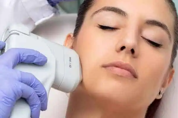 Image of woman having HIFU Busby treatment
